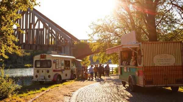 Les meilleures astuces pour réserver un food truck en Marne